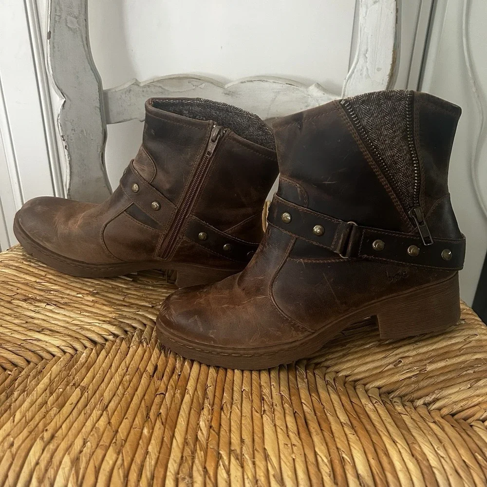 Brown Moto Distressed Leather Ankle Booties Size 8M Zip B.O.C. Born of Concept